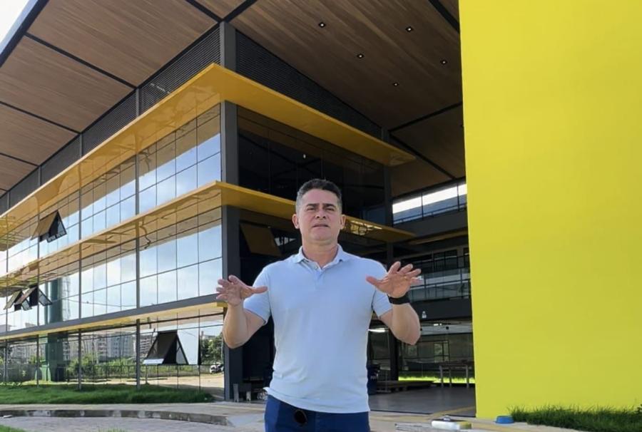 David Almeida vistoria obra do Implurb e reforça entrega em janeiro