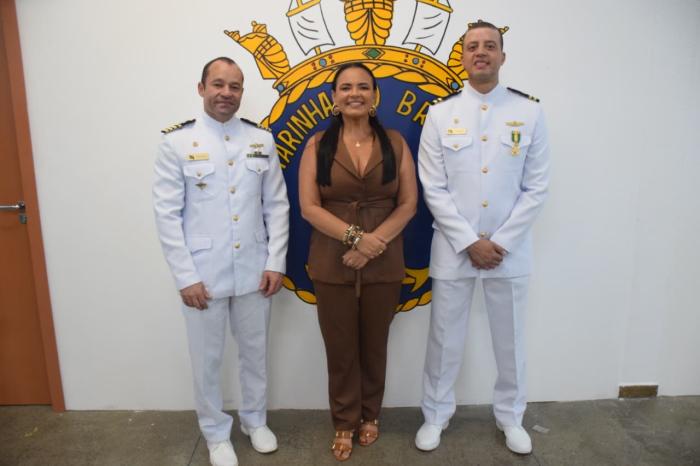 Prefeita em exercício Vanessa Gonçalves participa de transmissão de cargo na Agência Fluvial de Parintins