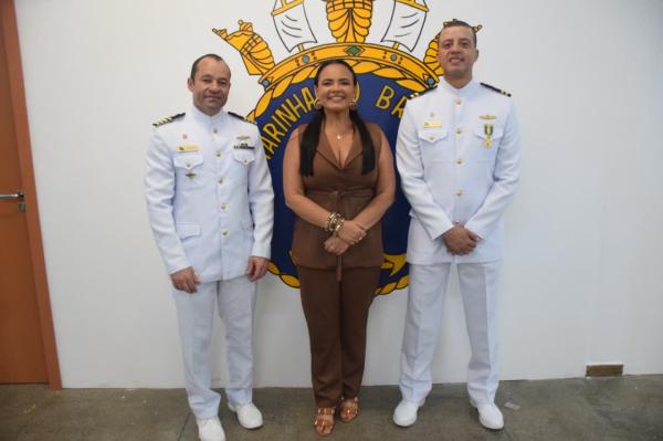 Prefeita em exercício Vanessa Gonçalves participa de transmissão de cargo na Agência Fluvial de Parintins
