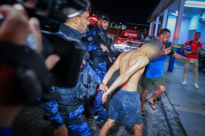 Romu impede assalto a ônibus e prende dois suspeitos na zona Norte de Manaus