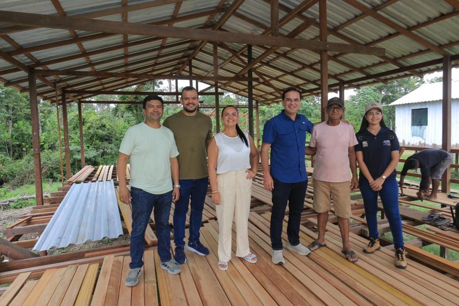 Mateus Assayag e Vanessa Gonçalves visitam comunidades do Itaboraí e acompanham obras de escolas