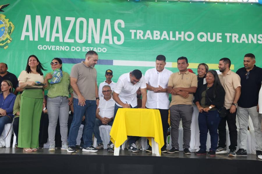 Wilson Lima entrega sistemas viários em Maraã e Uarini e amplia obras de mobilidade no interior