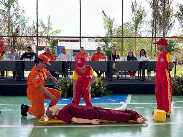 Programa Bombeiro Mirim mantém inscrições abertas até sexta-feira em 18 municípios do Amazonas