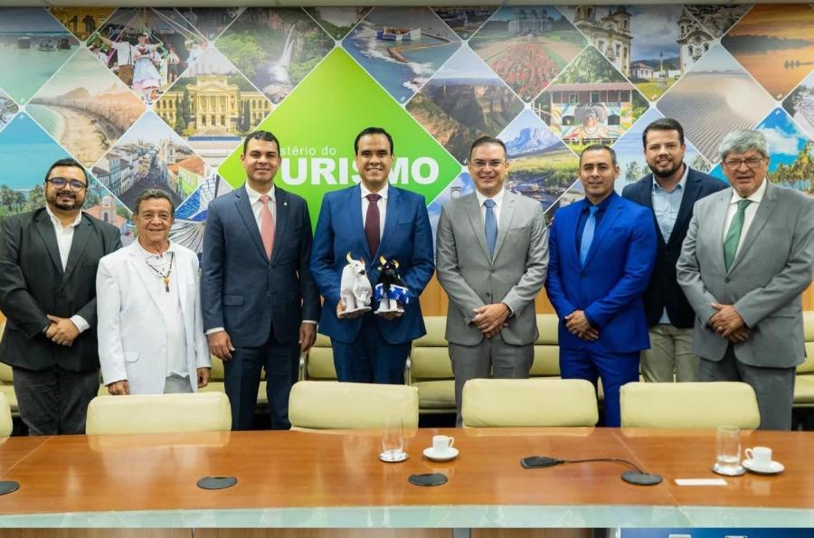 PARINTINS 2026: Mateus Assayag avalia agenda com Ministro do Turismo em Brasília