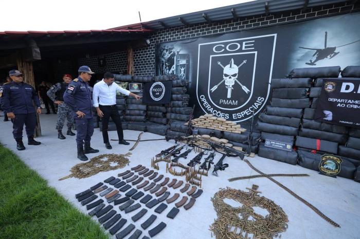Megaoperação no rio Solimões resulta em apreensão de 4 toneladas de drogas e arsenal pesado