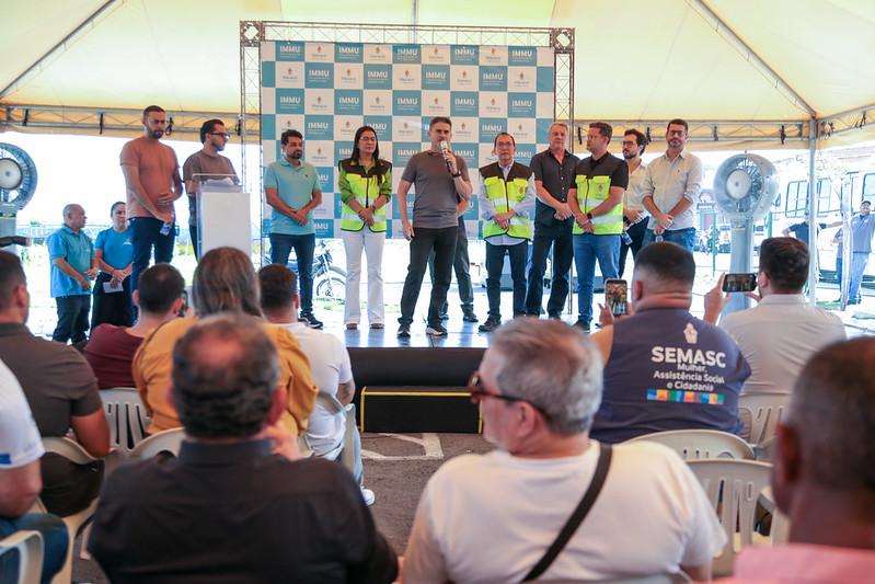 David Almeida reforça frota do transporte público e reduz valor do vale-transporte em março