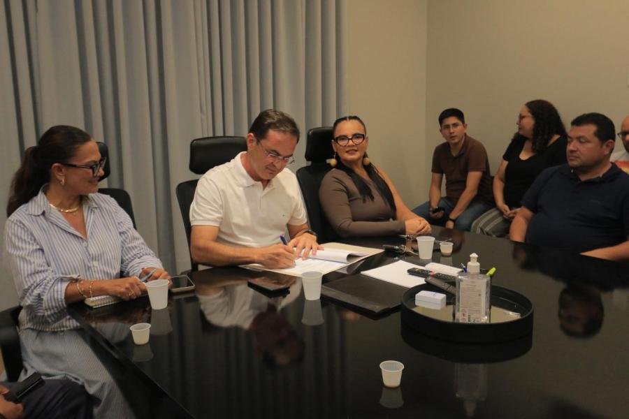 Prefeitura de Parintins institui comissão e dá início aos trâmites do concurso público