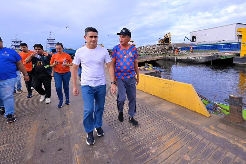 David Almeida lidera retirada de 350 toneladas de lixo do Rio Negro e amplia política ambiental em Manaus