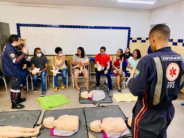 Lei de autoria de Márcia Baranda garante curso anual de primeiros socorros nas escolas de Parintins