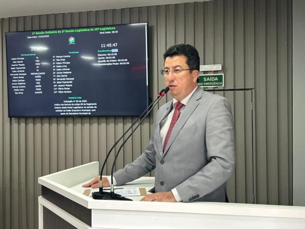 Fábio Cardoso apresenta plano de desenvolvimento social e estrutural para Parintins