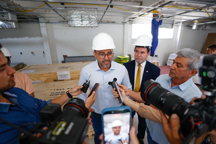 Wilson Lima vistoria fase final das obras do Hospital-Dia e da Policlínica do Complexo Sul