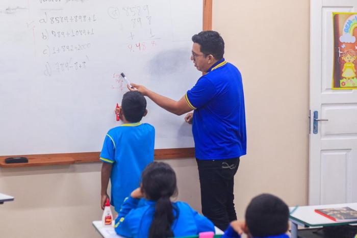 Educação de Parintins é destaque nacional: 182 professores recebem premiação do MEC