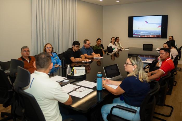 Prefeitura de Parintins reúne instituições para reforçar segurança ambiental no Aeroporto de Parintins