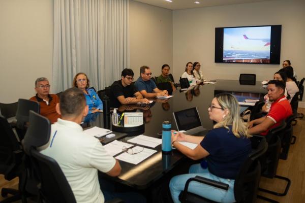 Prefeitura de Parintins reúne instituições para reforçar segurança ambiental no Aeroporto de Parintins