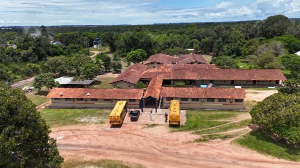 Prefeitura realiza melhorias em escola da zona rural de Parintins antes do início do ano letivo