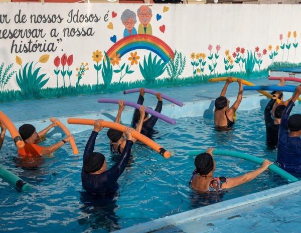 Parintins abre inscrições para hidroginástica gratuita no projeto Hidro Alegria 60+
