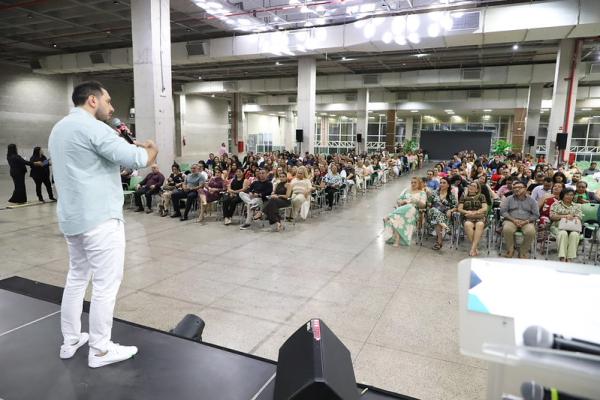 Mais de 400 gestores são certificados pela Semed para direção de escolas em Manaus