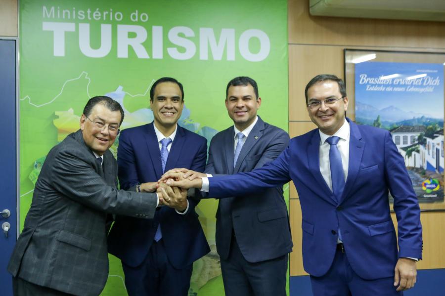 R$15 milhões para Parintins: articulação em Brasília garante recursos para o festival