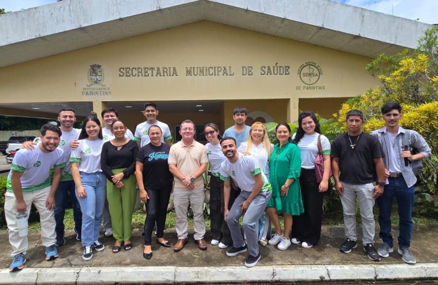 Parintins recebe estudantes da UEA para internato rural em parceria com a Prefeitura