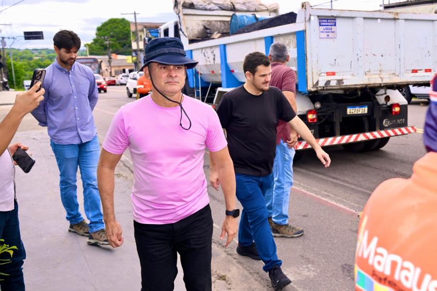 David Almeida anuncia ampliação da Operação Asfalta Manaus para mil toneladas de asfalto por dia