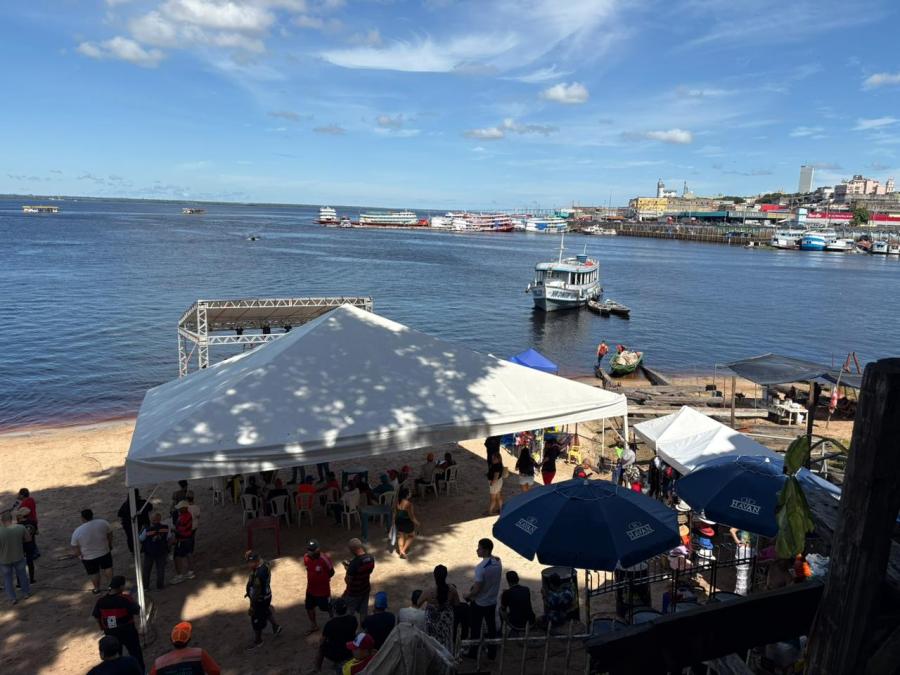 Revitalização da praia da Ponta Branca devolve espaço de lazer aos moradores do Educandos