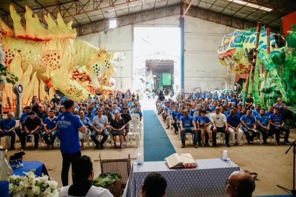 Caprichoso celebra missa e abre trabalhos nos galpões para o Festival de Parintins 2026