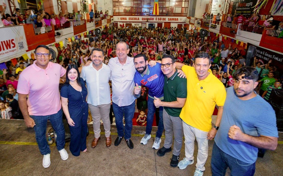 Zona Leste lota quadra da Grande Família e declara apoio a Omar Aziz