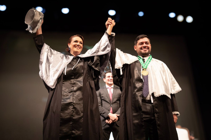 Reeleitos, Zogahib e Kátia Couceiro tomam posse e prometem ampliar avanços na UEA