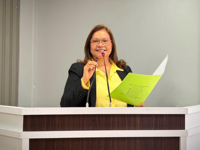 Márcia Baranda propõe reforço escolar para alunos da rede municipal em Parintins