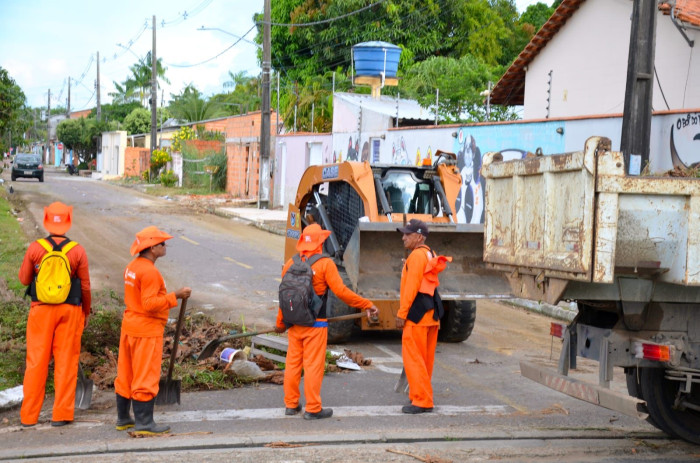 Prefeitura reforça limpeza e acelera retirada de entulhos na cidade