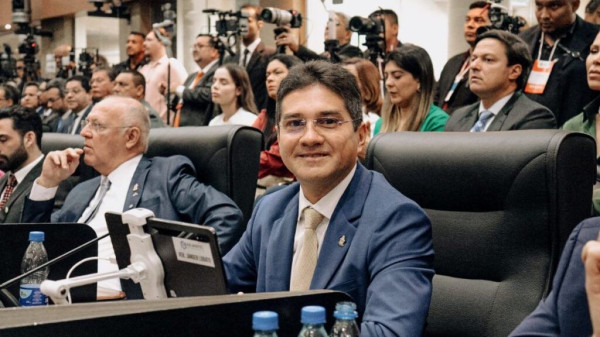 Jander Lobato assume vice-prefeitura de Manaus e ganha força no cenário político