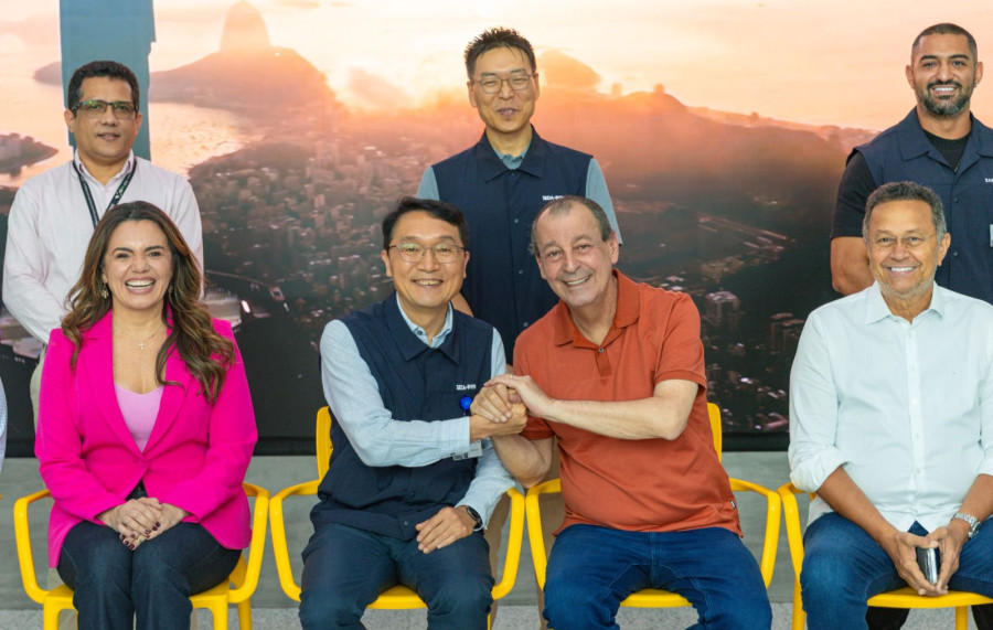 Omar Aziz visita Samsung e reitera importância da Zona Franca na geração de empregos