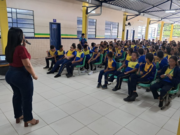 Campanha contra bullying é intensificada na rede estadual de Parintins
