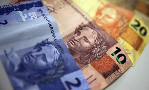 INSS começa a pagar 13º a aposentados e pensionistas nesta sexta