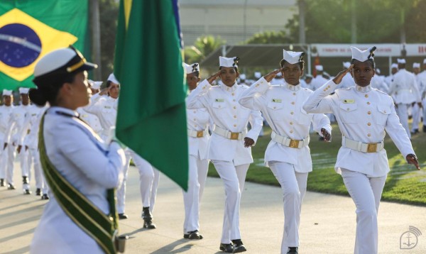 Marinha abre edital com salários de até R$ 8 mil e vagas em Manaus; Veja o Edital