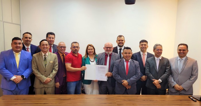 Cabo Linhares autoriza reforma e modernização da Câmara de Parintins