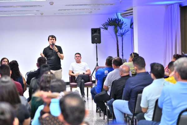 Jender Lobato defende turismo como eixo econômico e legado de David Almeida em Manaus