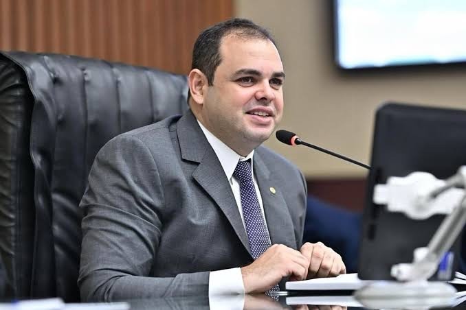 Roberto Cidade é eleito governador tampão do Amazonas com votação unânime na Aleam