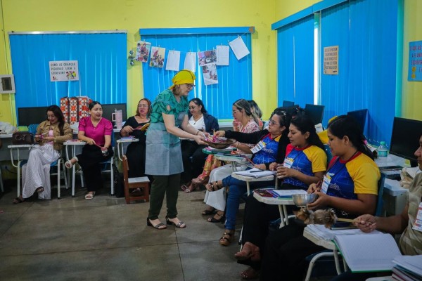 Semed encerra segundo ciclo formativo do ProLEEI em Parintins