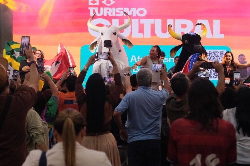 Parintins encerra participação no Salão do Turismo e encanta público com cultura dos bois