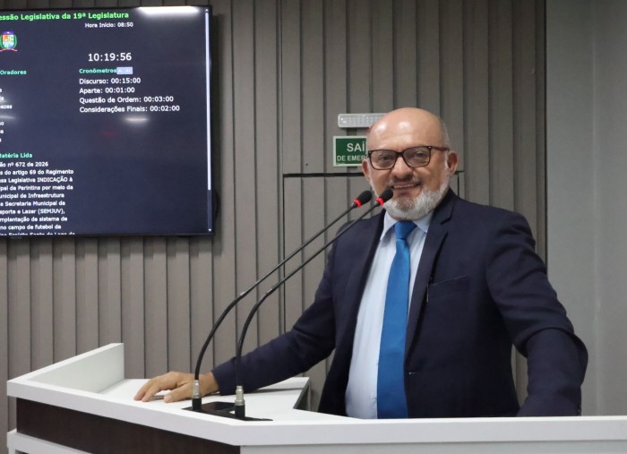 Cabo Linhares pede novas quadras esportivas para bairros de Parintins