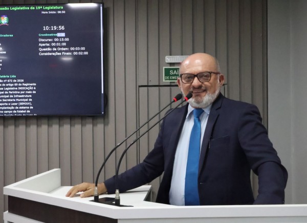 Cabo Linhares pede novas quadras esportivas para bairros de Parintins