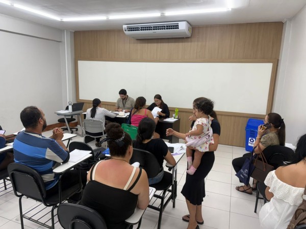 Bolsa Idiomas 2026: entrega de documentos começa nesta terça em Manaus