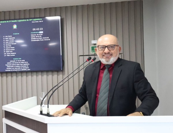 Cabo Linhares pede fardamento para vigias e reforço na segurança das escolas de Parintins
