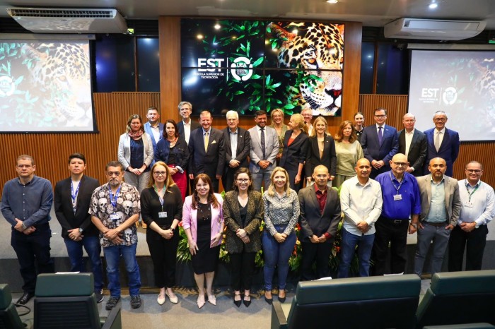 UEA recebe embaixadores da União Europeia em agenda sobre pesquisas e intercâmbio no Amazonas