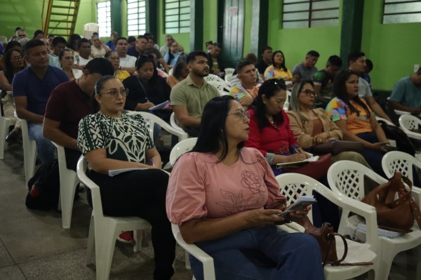 Parintins alinha estratégias para o Censo Escolar 2026 e mobiliza gestores da rede municipal