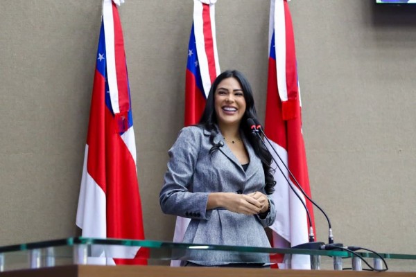 Mayra Dias tem requerimento atendido e Cetam lança curso para cuidadores de TEA no AM