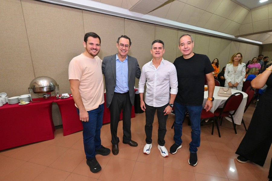 David Almeida recebe Augusto Cury em Manaus e apresenta projeto para as eleições de 2026