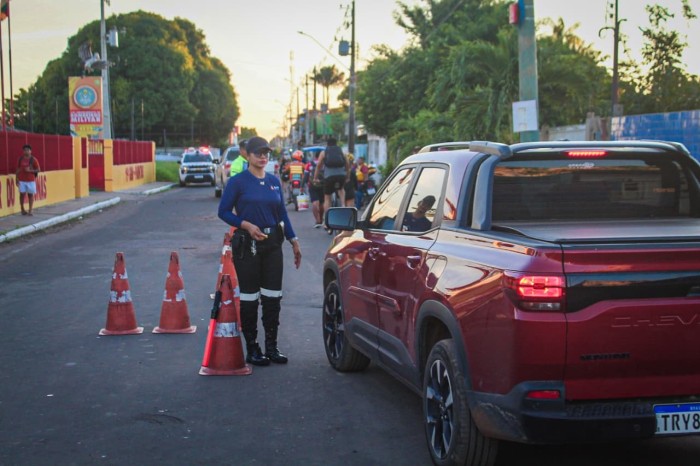 Parintins inicia preparação para o Festival e implanta novo sistema de controle do transporte urbano