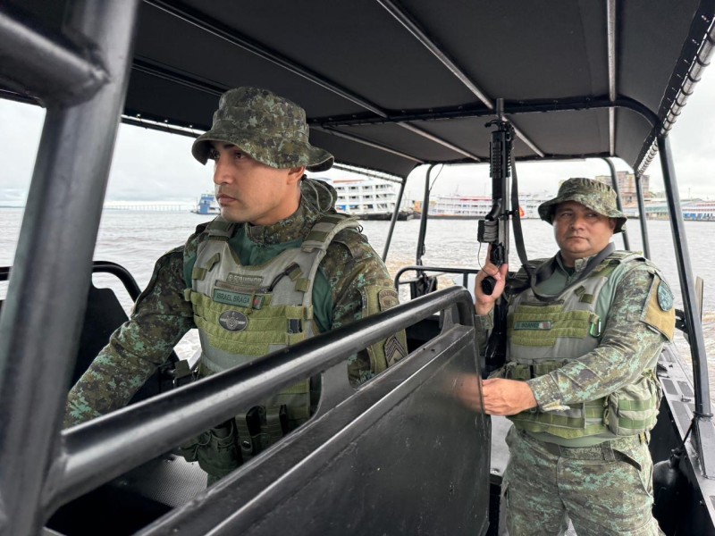 Festival de Parintins recebe reforço policial com base fluvial e lancha blindada